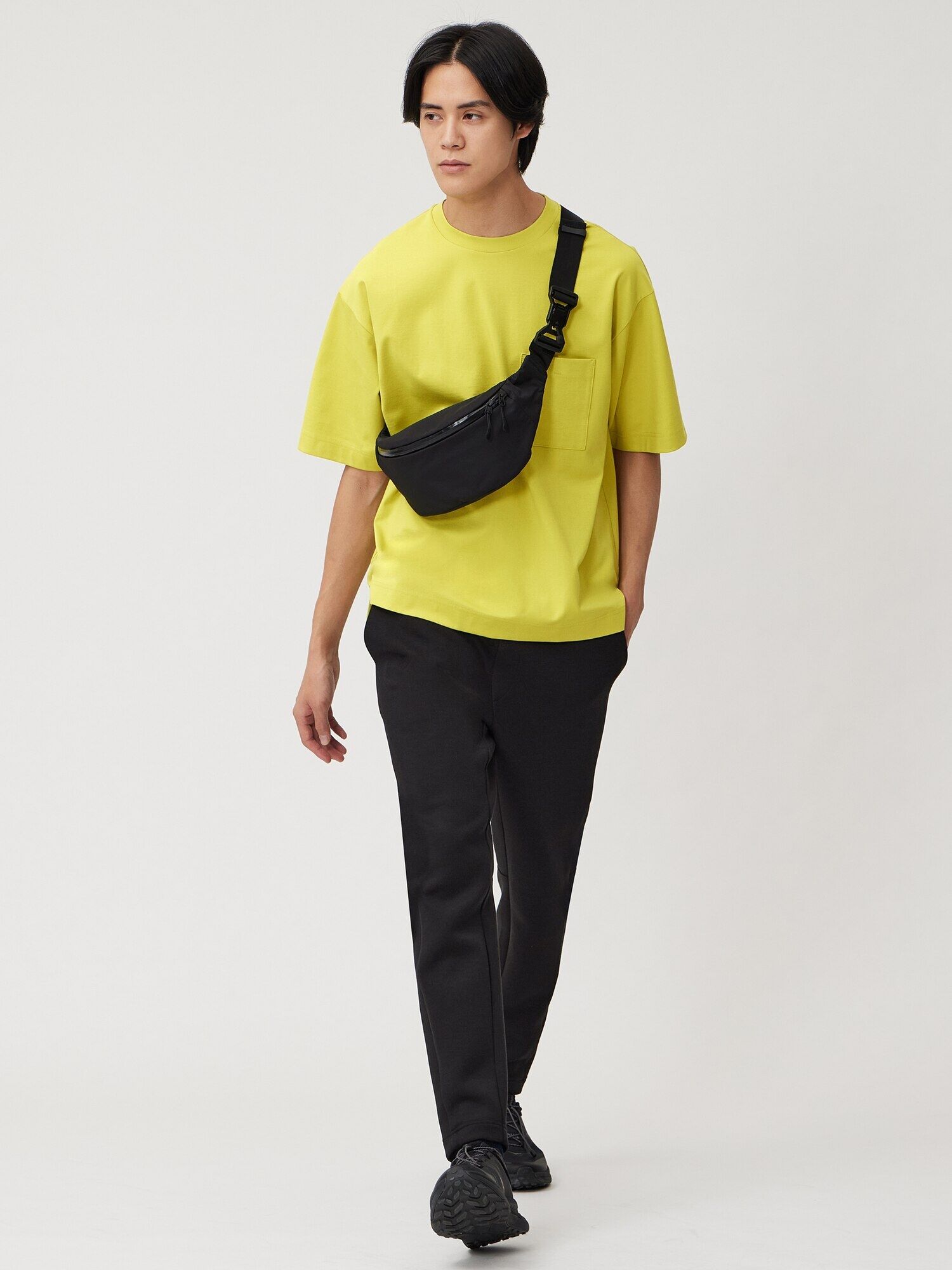 ライトバルーンジョガーパンツ、ストレッチコットンブレンドポケットTシャツ