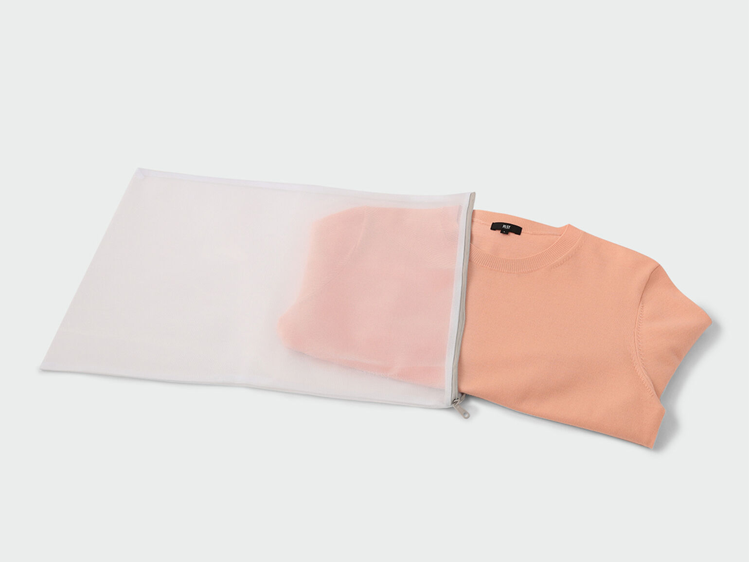 ニット・セーターの洗濯機での洗い方のイメージ写真②