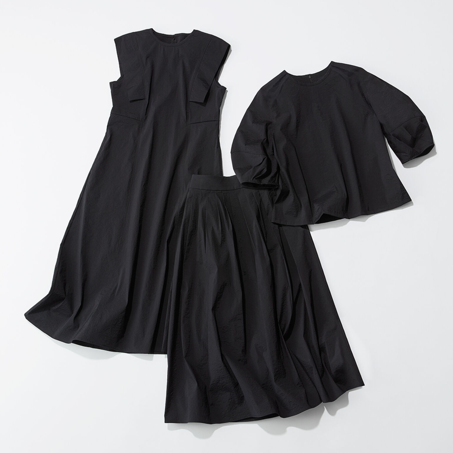 ハイストレッチナイロンシリーズ フレアワンピース、ランタンスリーブブラウス、タックフレアスカート