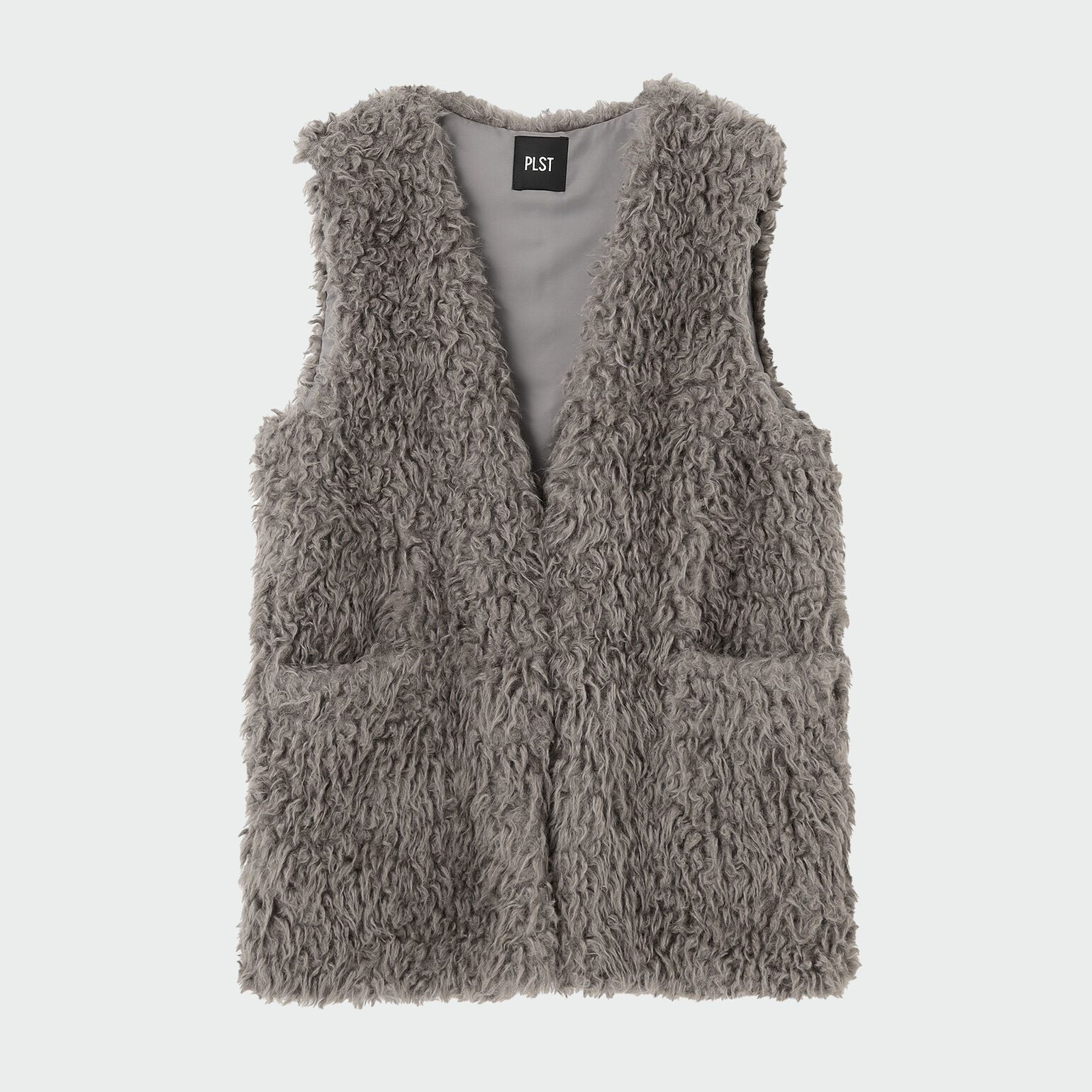 ファー素材の濃いグレーのジレ