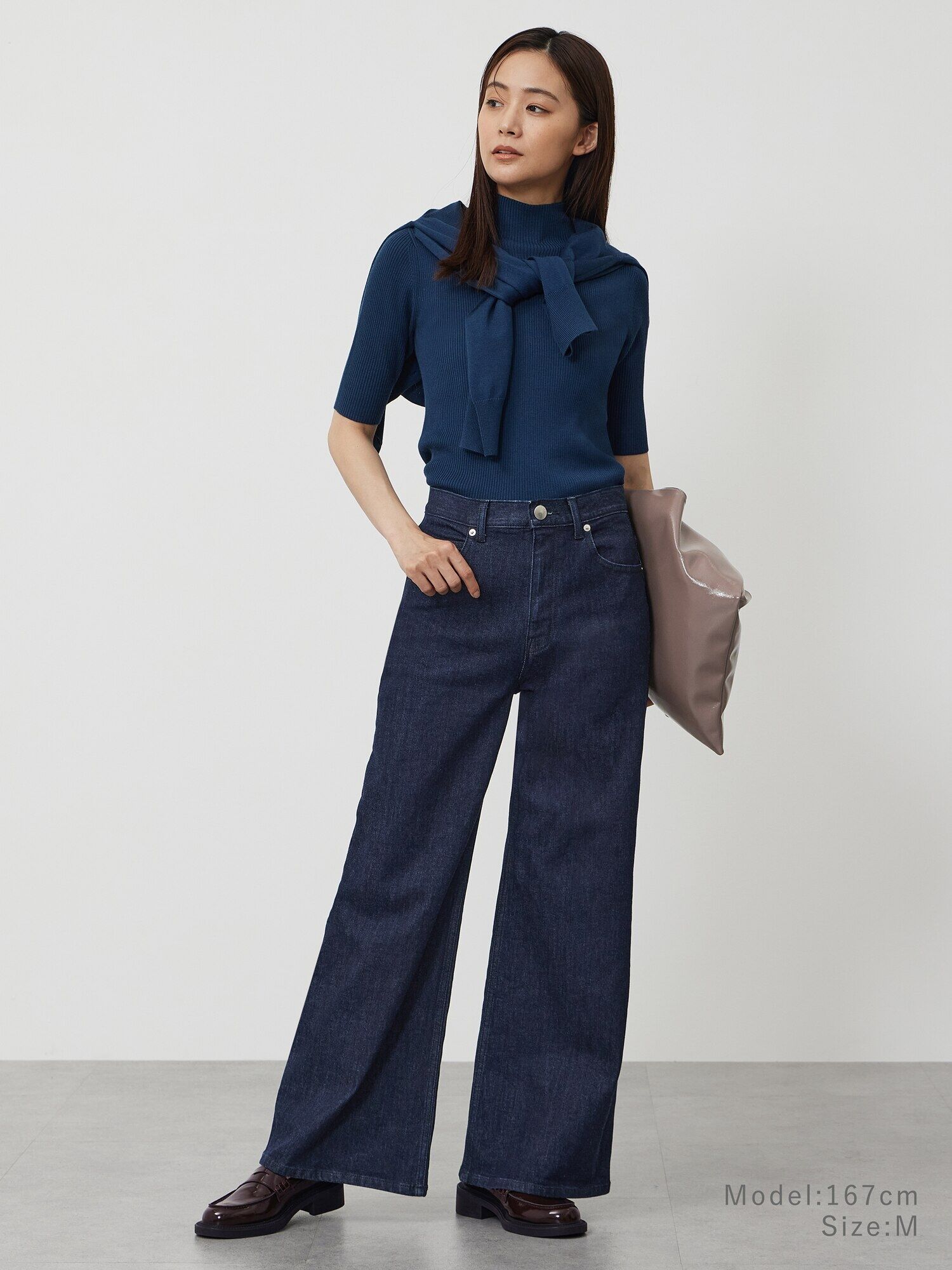 デニムを使ったワントーンコーデ