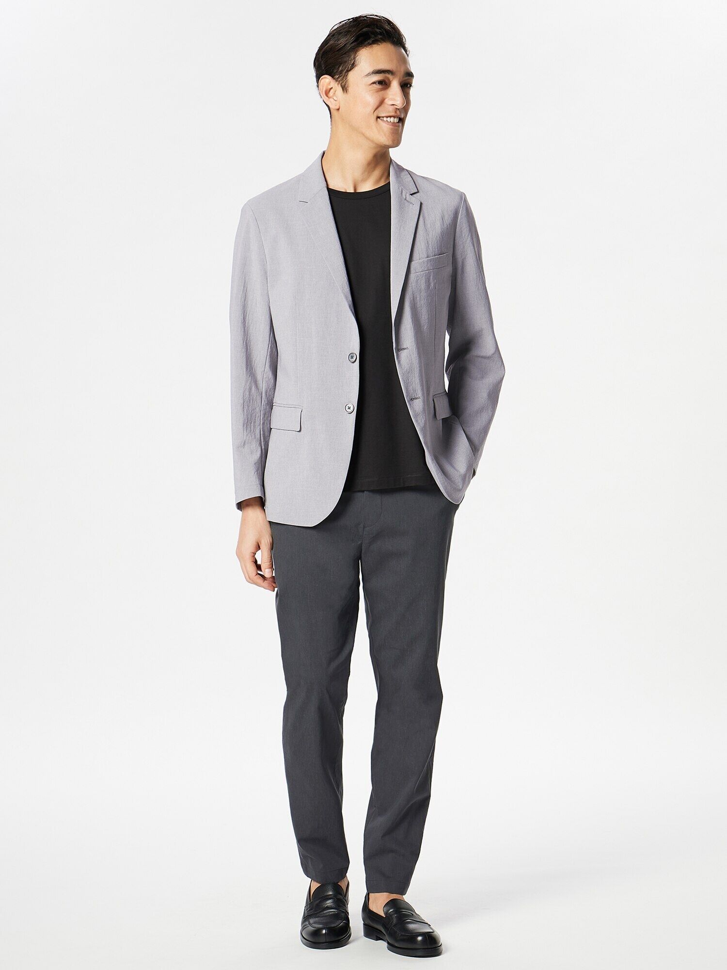 ライトグレーのジャケットコーデ