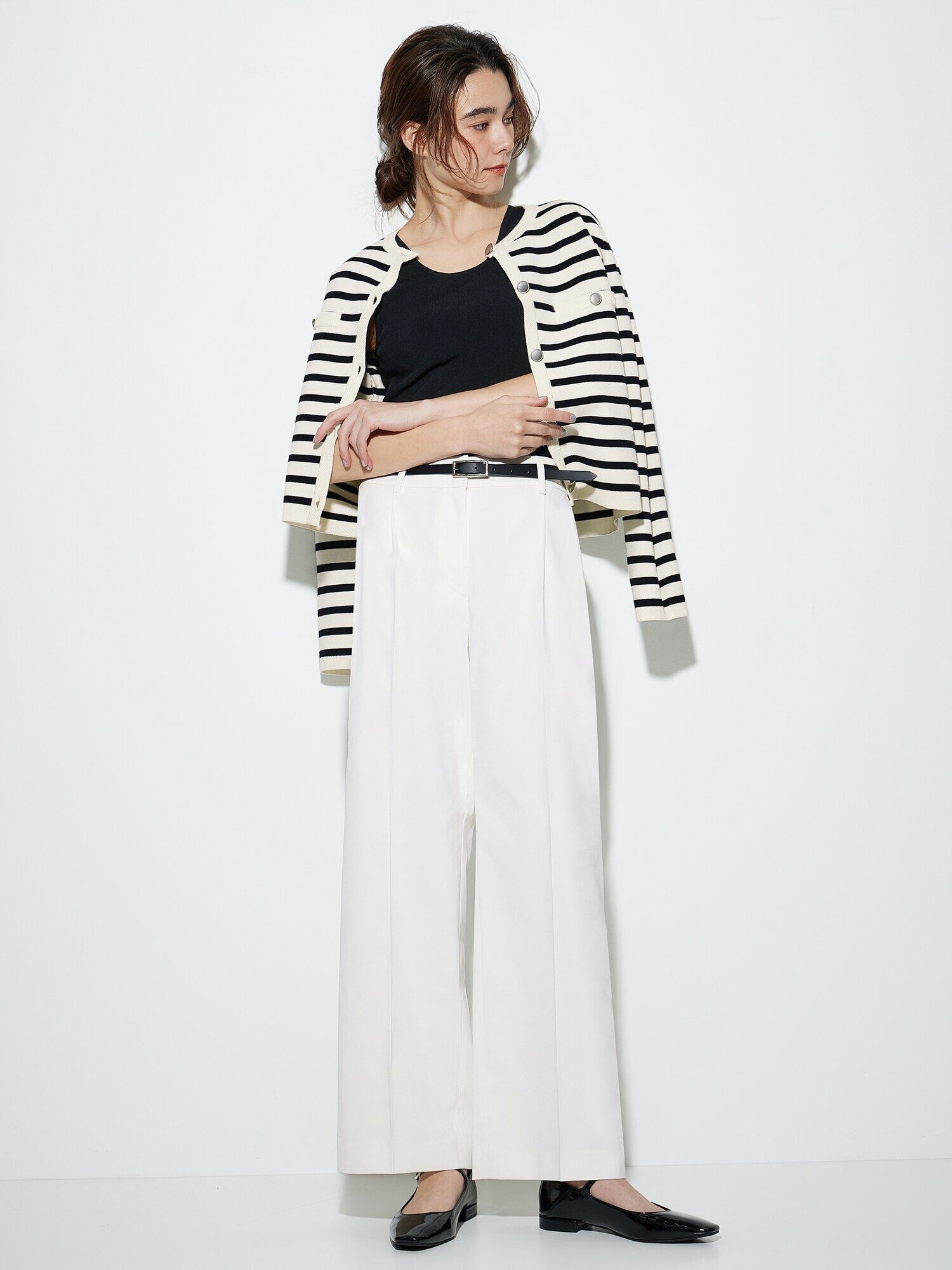 モノトーンのマリンルック