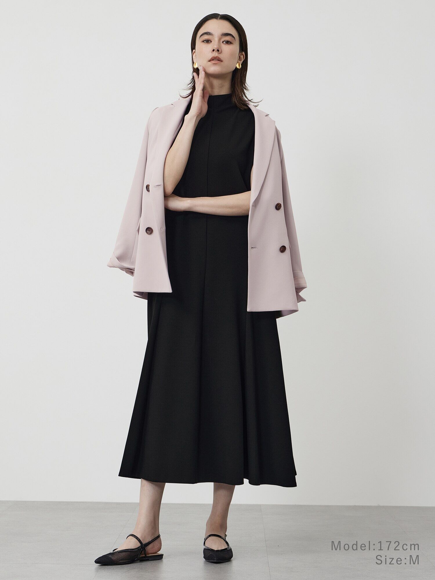 ブラック×ベージュコーデ